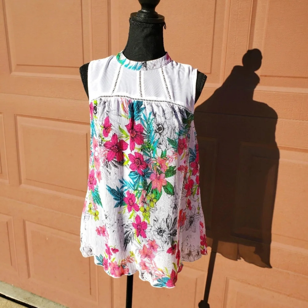 City Streets Floral Sleeveless Sheer With Lace Women's Blouse Size Medium
